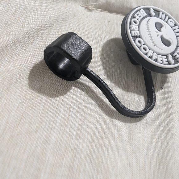 🛍️4 For 15🛍️Disney Jackskellington Black and White Straw Cover - Picture 5 of 7